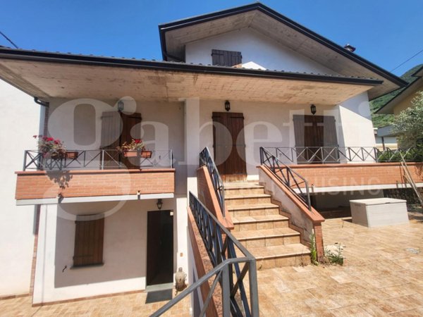casa indipendente in vendita a Gubbio