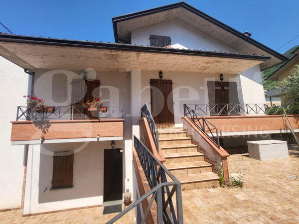 casa indipendente in vendita a Gubbio