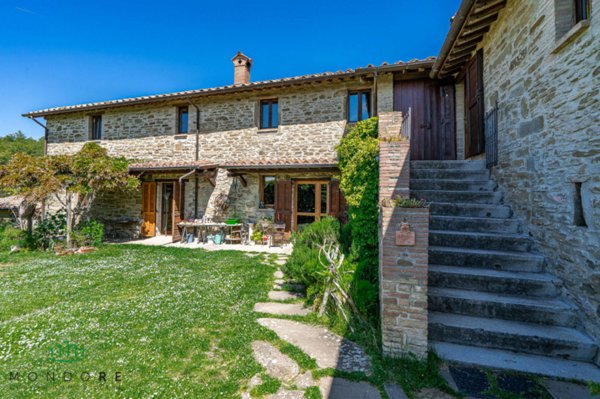 casa indipendente in vendita a Gubbio in zona Santa Cristina