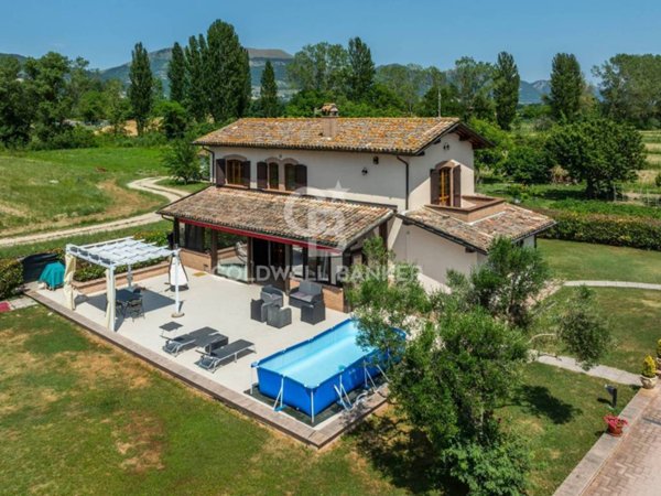 casa indipendente in vendita a Gubbio