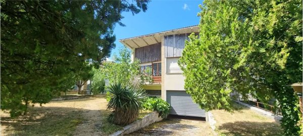 casa indipendente in vendita a Gubbio in zona Carbonesca