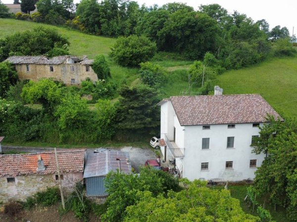 casa indipendente in vendita a Gubbio in zona Carbonesca