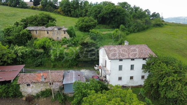 casa indipendente in vendita a Gubbio in zona Carbonesca