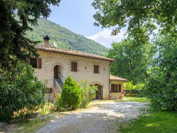 casa indipendente in vendita a Gubbio