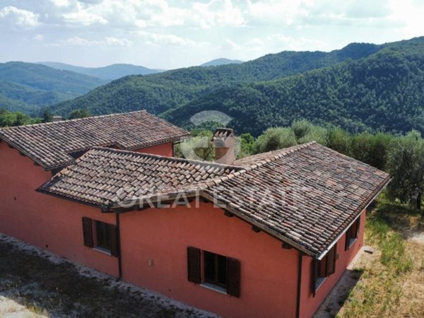 casa indipendente in vendita a Gubbio