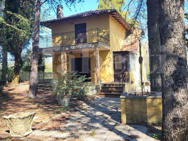casa indipendente in vendita a Gubbio