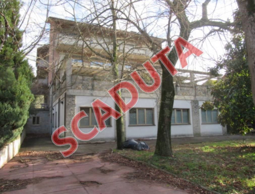 negozio in vendita a Gubbio in zona Padule