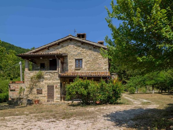 casa indipendente in vendita a Gubbio in zona Burano