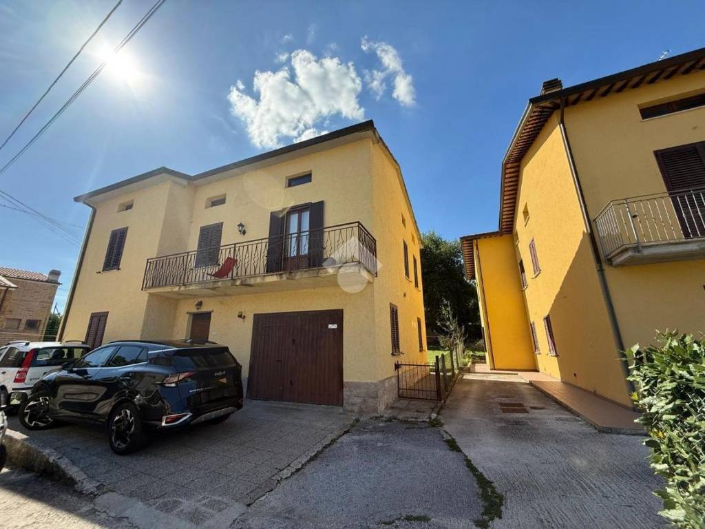 casa indipendente in vendita a Gubbio in zona Colpalombo