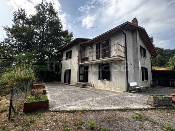 casa indipendente in vendita a Gubbio in zona Scritto