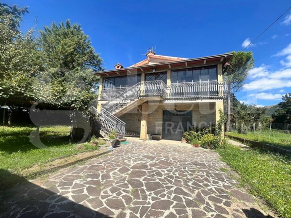 casa indipendente in vendita a Gubbio