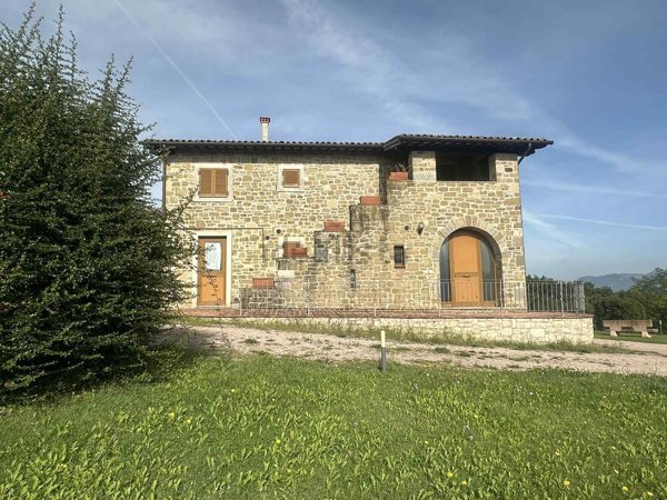 appartamento in vendita a Gubbio in zona Colonnata