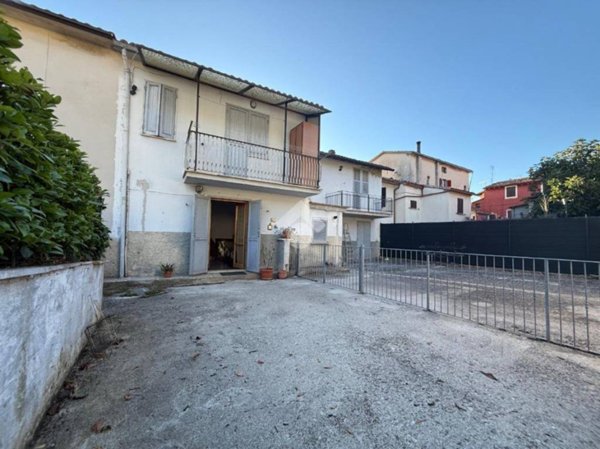 casa indipendente in vendita a Gubbio in zona Padule