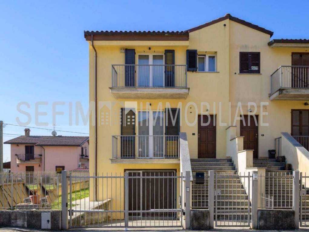 casa indipendente in vendita a Gubbio
