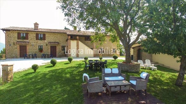 casa indipendente in vendita a Gubbio