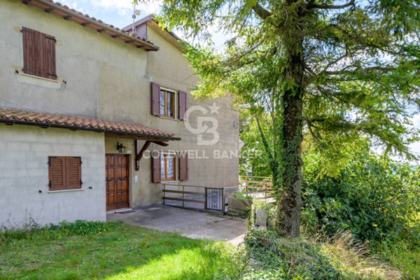 casa indipendente in vendita a Gubbio in zona Torre Calzolari