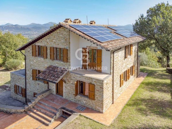 casa indipendente in vendita a Gubbio