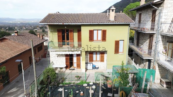 casa indipendente in vendita a Gubbio in zona Semonte