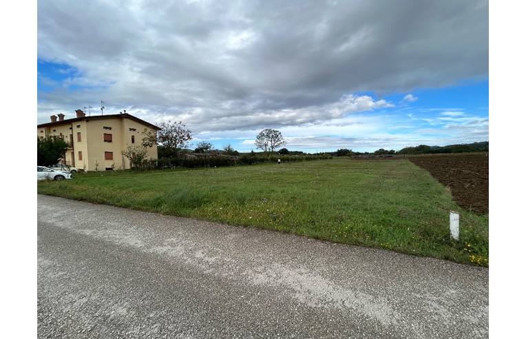 terreno agricolo in vendita a Gubbio in zona Torre Calzolari