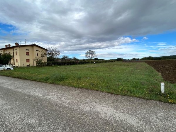terreno agricolo in vendita a Gubbio in zona Torre Calzolari