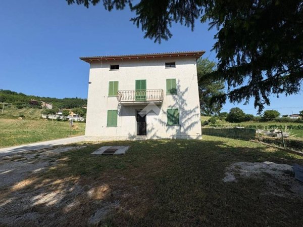 casa indipendente in vendita a Gubbio in zona Branca
