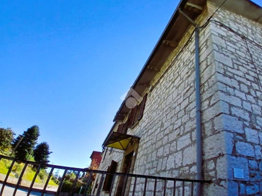 appartamento in vendita a Gubbio in zona Semonte