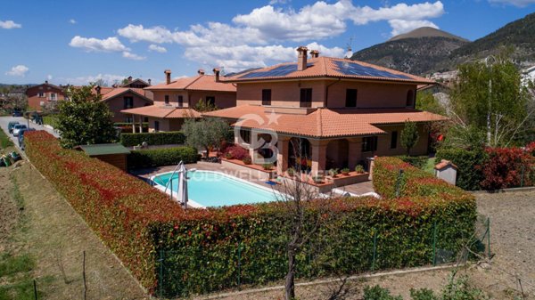 casa indipendente in vendita a Gubbio