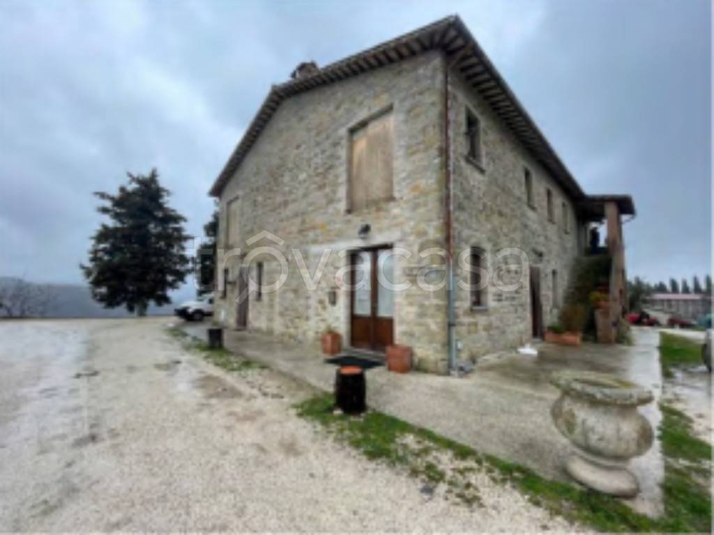 negozio in vendita a Gubbio in zona Biscina