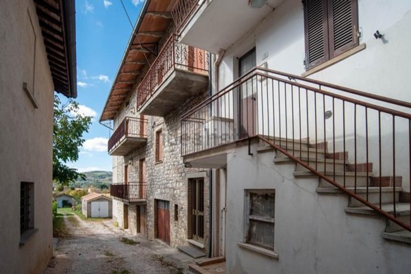 casa indipendente in vendita a Gubbio in zona Mocaiana