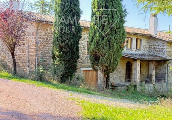 casale in vendita a Gubbio