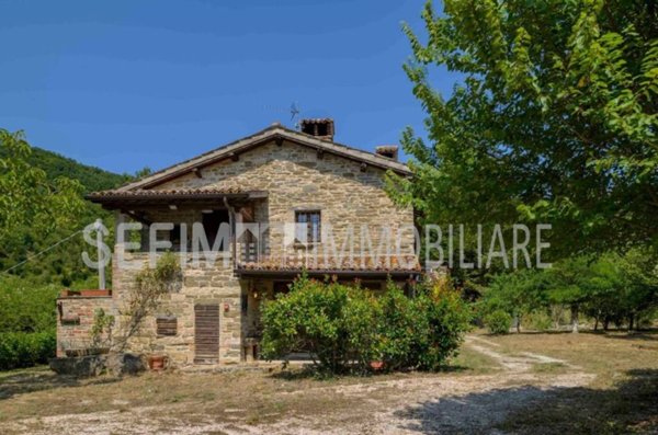 casa indipendente in vendita a Gubbio in zona Burano