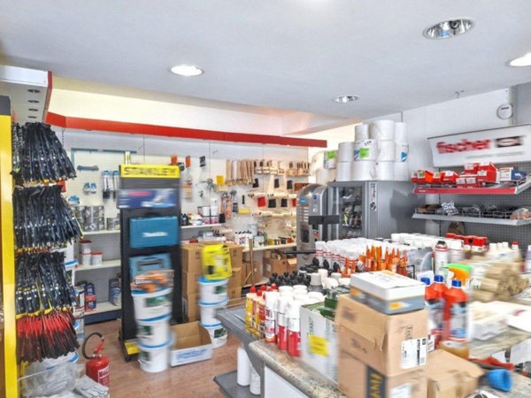 locale di sgombero in vendita a Gubbio in zona Mocaiana