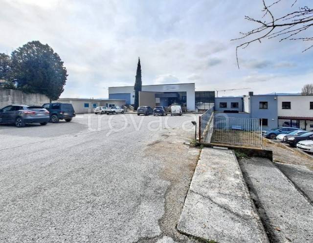 negozio in vendita a Gubbio in zona Mocaiana