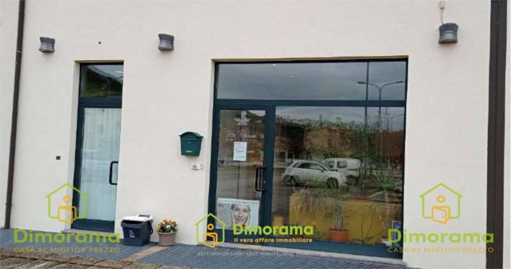 negozio in vendita a Gubbio in zona Mocaiana