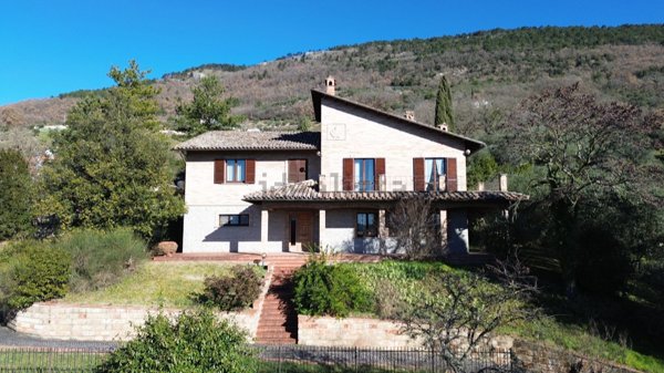 casa indipendente in vendita a Gubbio