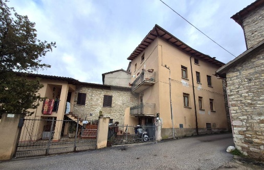 casa indipendente in vendita a Gubbio in zona Semonte