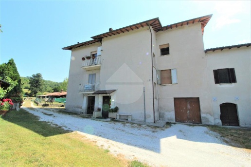 appartamento in vendita a Gubbio in zona Padule