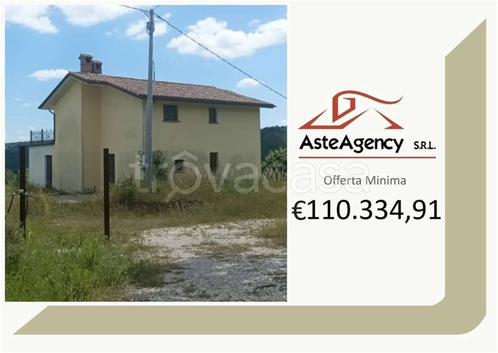 casa indipendente in vendita a Gubbio in zona Monteluiano
