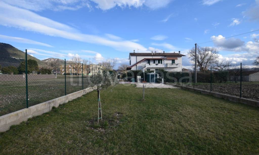 casa indipendente in vendita a Gubbio