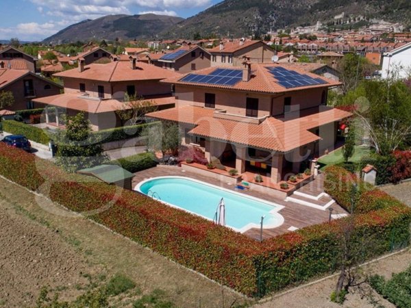 casa indipendente in vendita a Gubbio