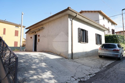 casa indipendente in vendita a Gubbio in zona Spada