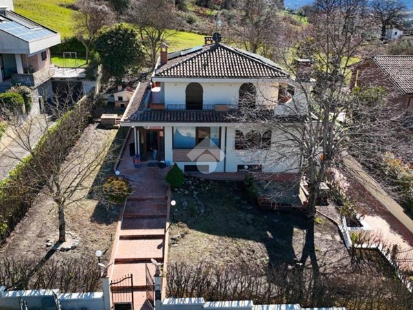 casa indipendente in vendita a Gubbio in zona Padule