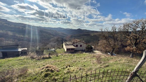 pentavano in vendita a Gubbio in zona Loreto