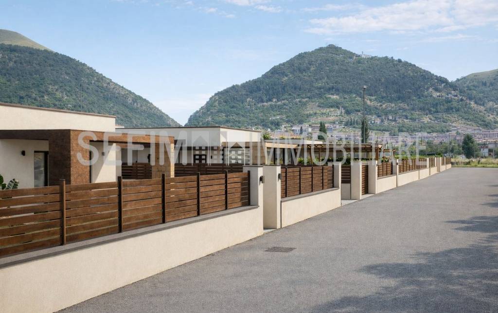 casa indipendente in vendita a Gubbio