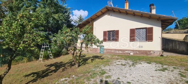 casa indipendente in vendita a Gubbio in zona Scritto