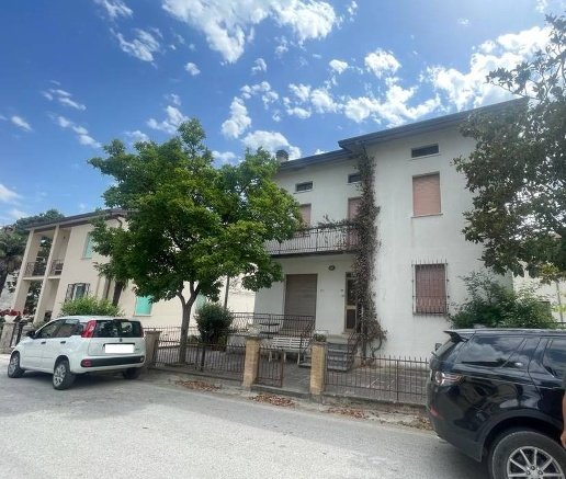 casa indipendente in vendita a Gubbio in zona Colpalombo
