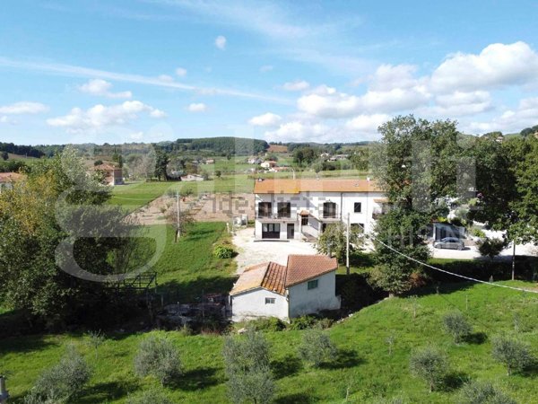 casa indipendente in vendita a Gubbio