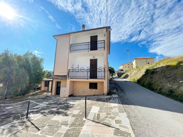 casa indipendente in vendita a Gubbio
