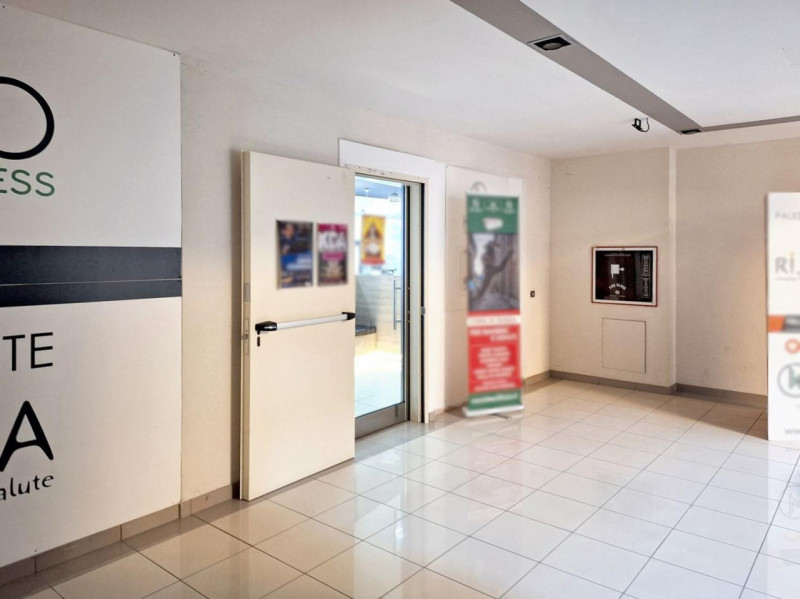 negozio in vendita a Gubbio