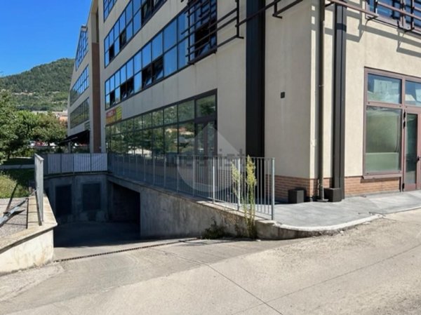 locale di sgombero in vendita a Gubbio